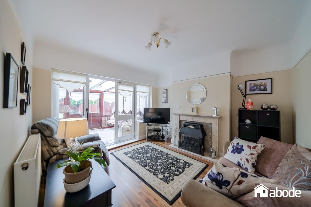 Property photo 3 of 21 15 East Orchard Lane-18.Jpg