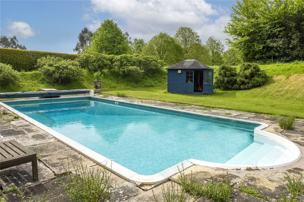 Property photo 2 of 27 Swimming Pool