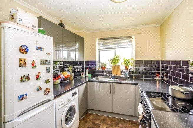Property photo 3 of 8 Kitchen
