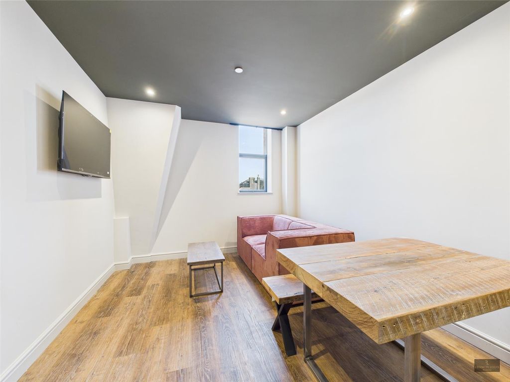 Property photo 2 of 9 Cam02887G0-Pr0446-Still041.Jpg