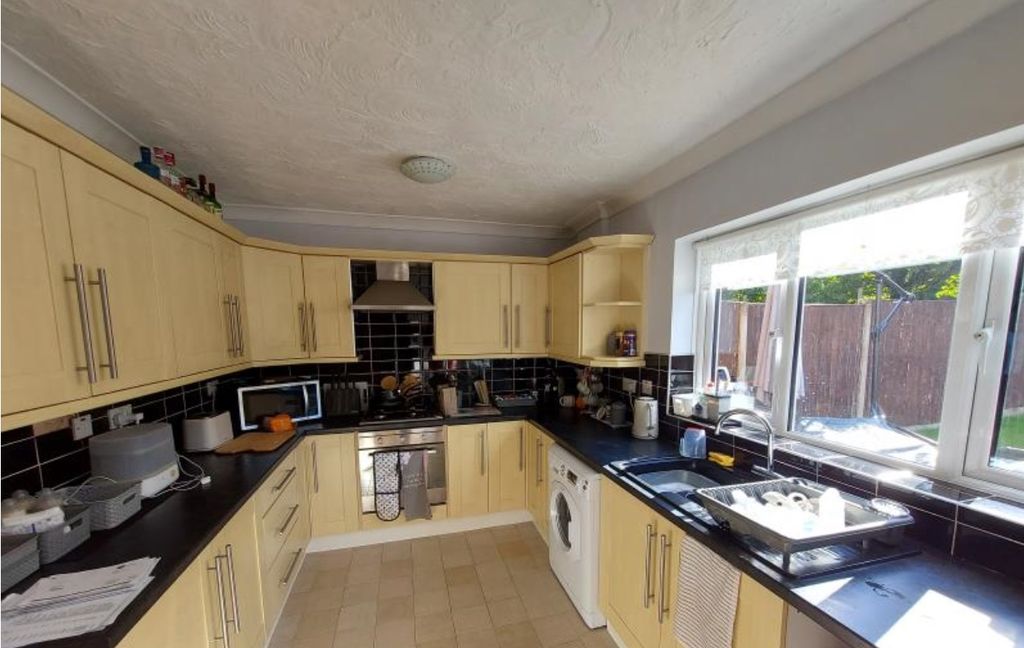 Property photo 2 of 3