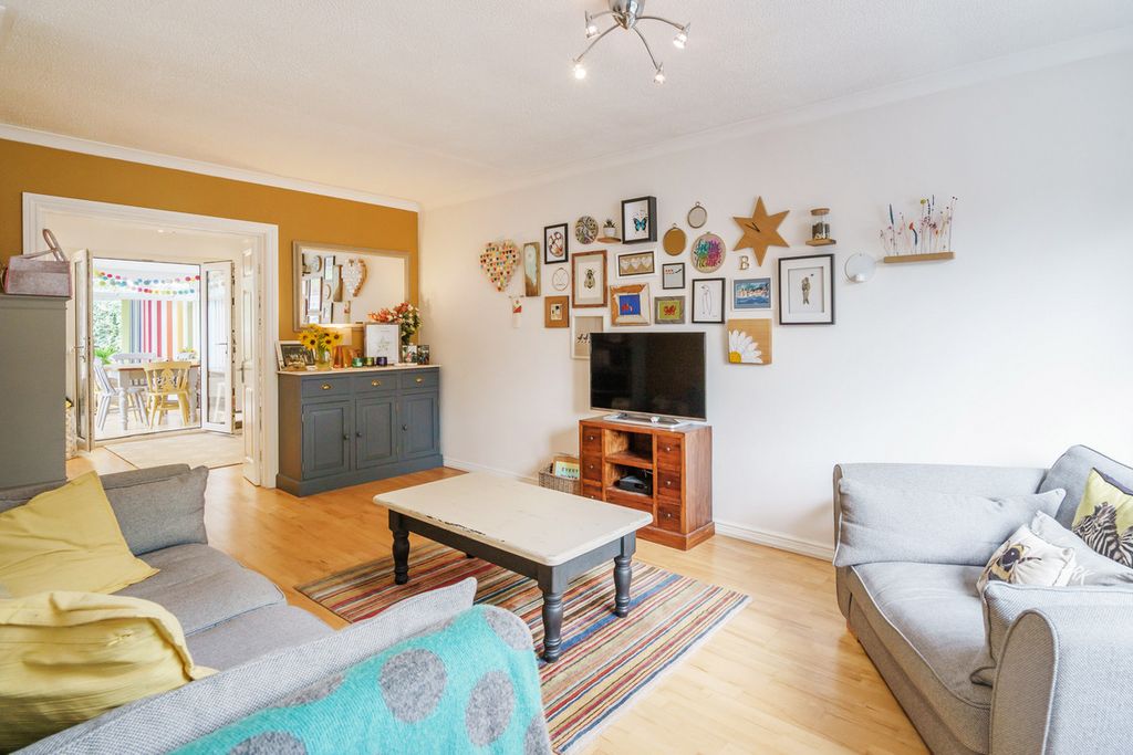 Property photo 2 of 13