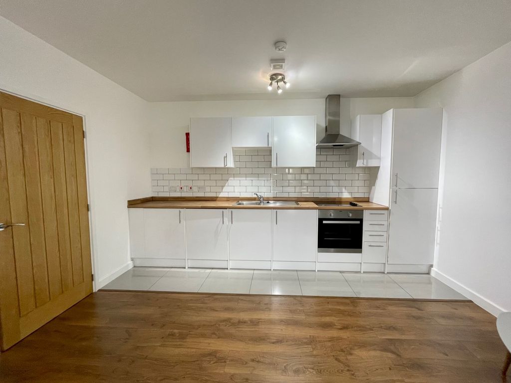 Property photo 2 of 6 Kitchen