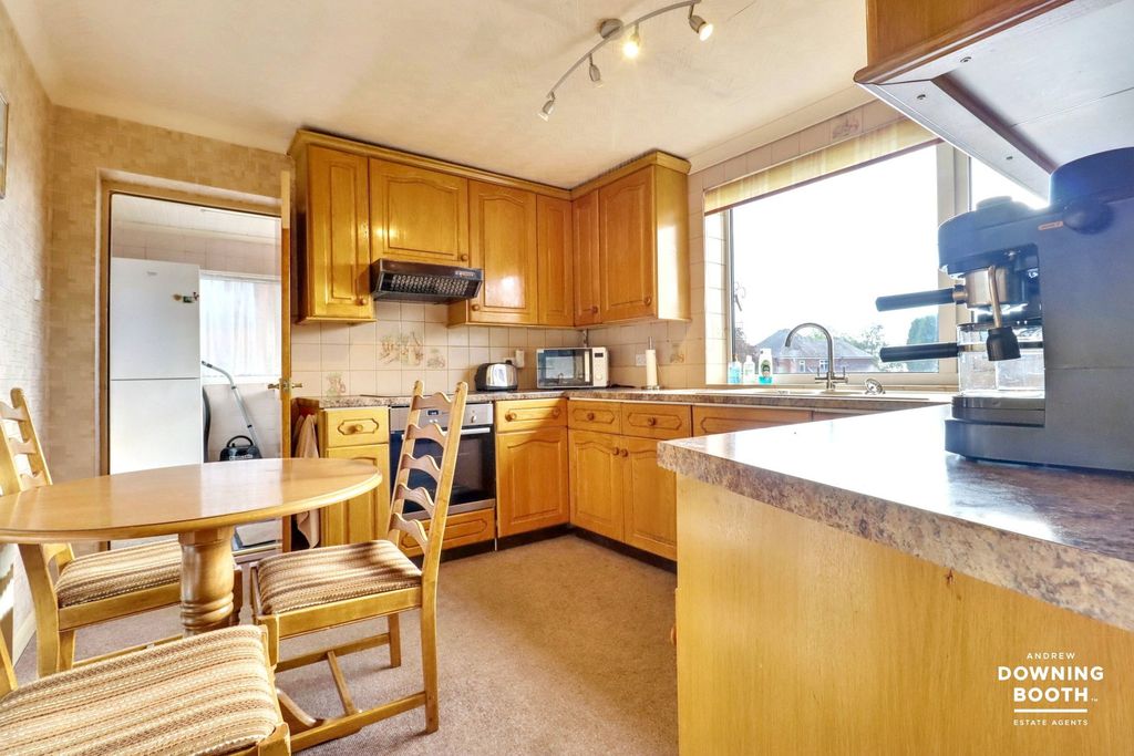 Property photo 2 of 23