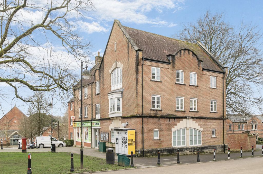 Property photo 1 of 17 1410185-18-6989E0...