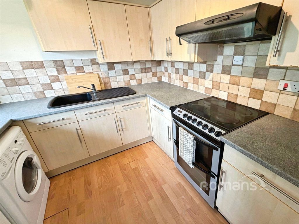 Property photo 3 of 16 Picture No. 13