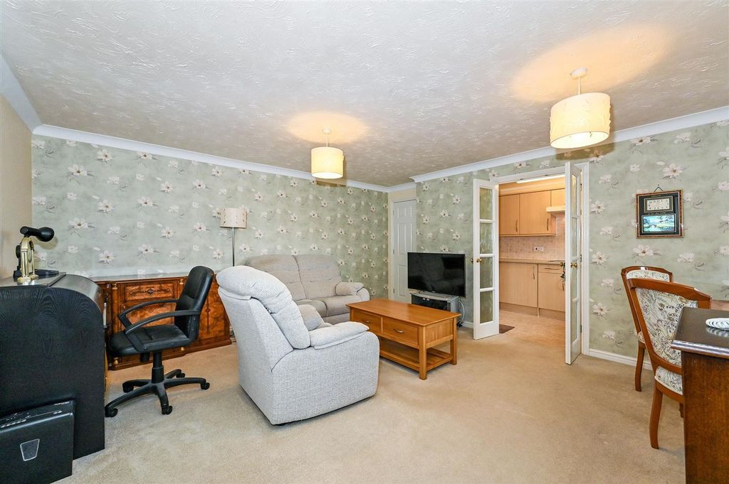 Property photo 3 of 11