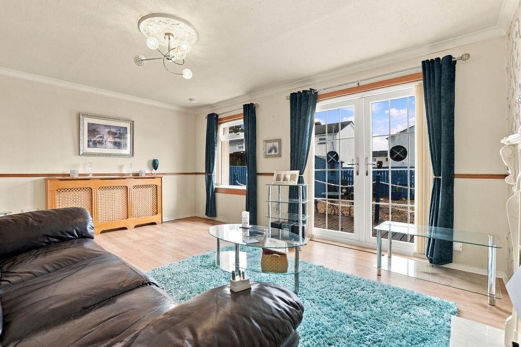 Property photo 2 of 26