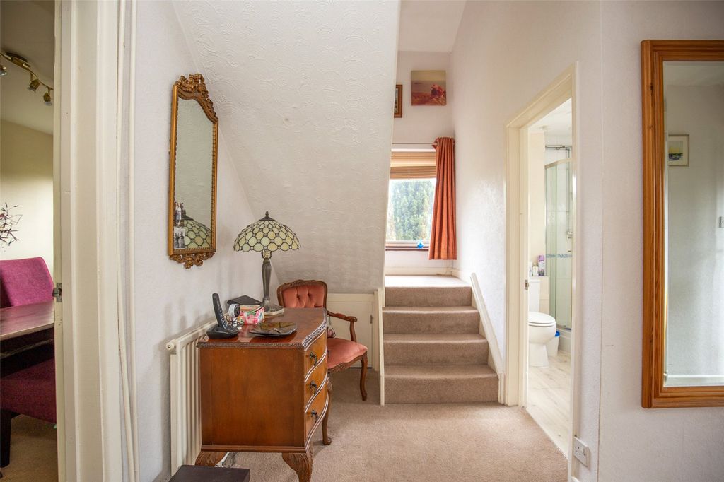 Property photo 2 of 26 Picture No. 21