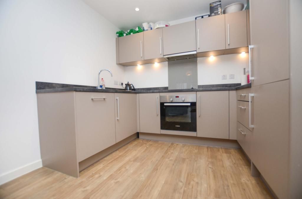 Property photo 3 of 11 Kitchen