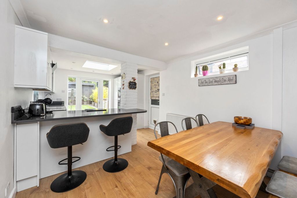 Property photo 2 of 20 Kitchen/Dining Room