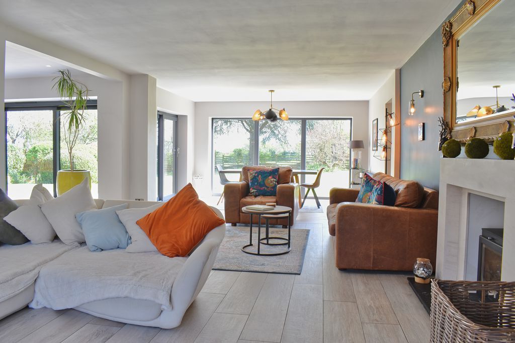 Property photo 3 of 25 Photo 14