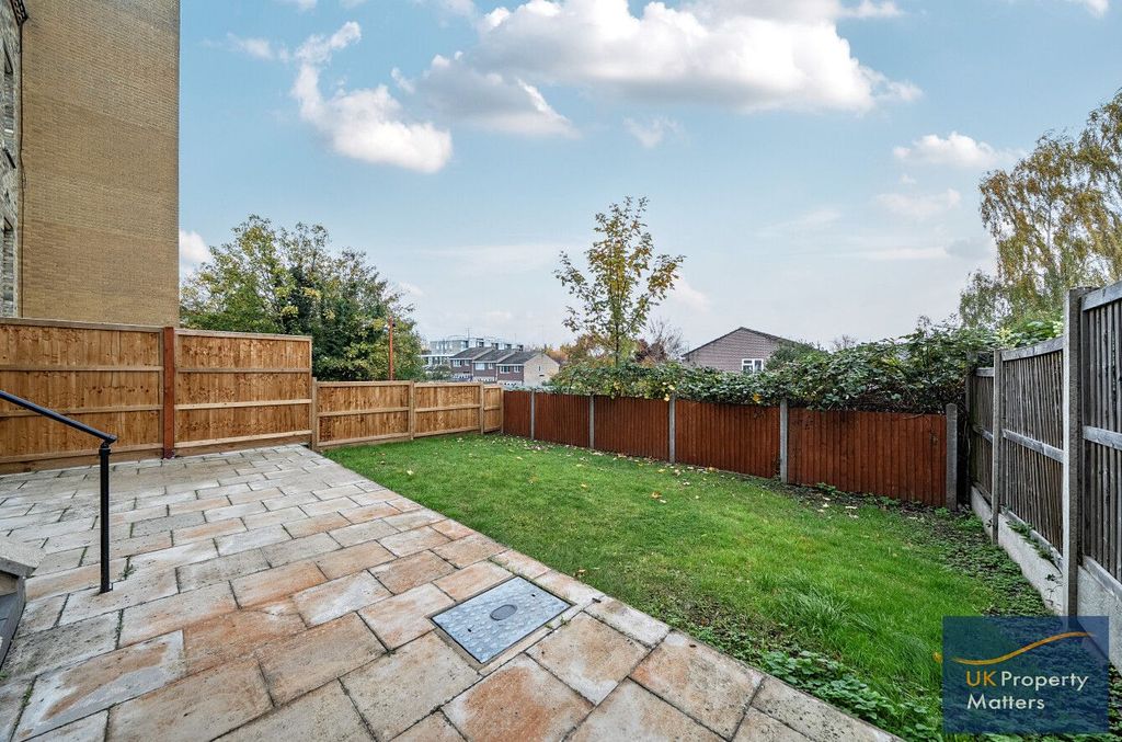 Property photo 1 of 22