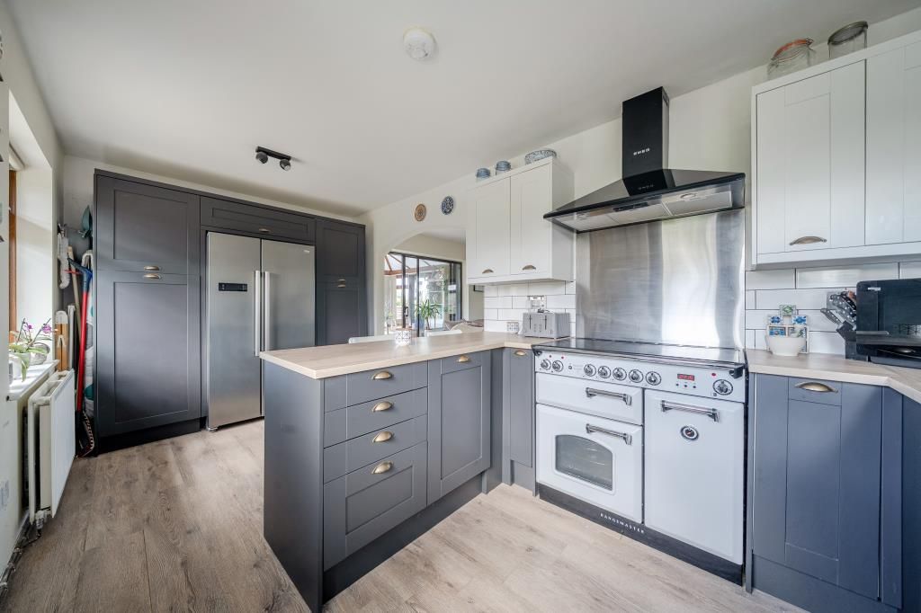 Property photo 3 of 22 Kitchen