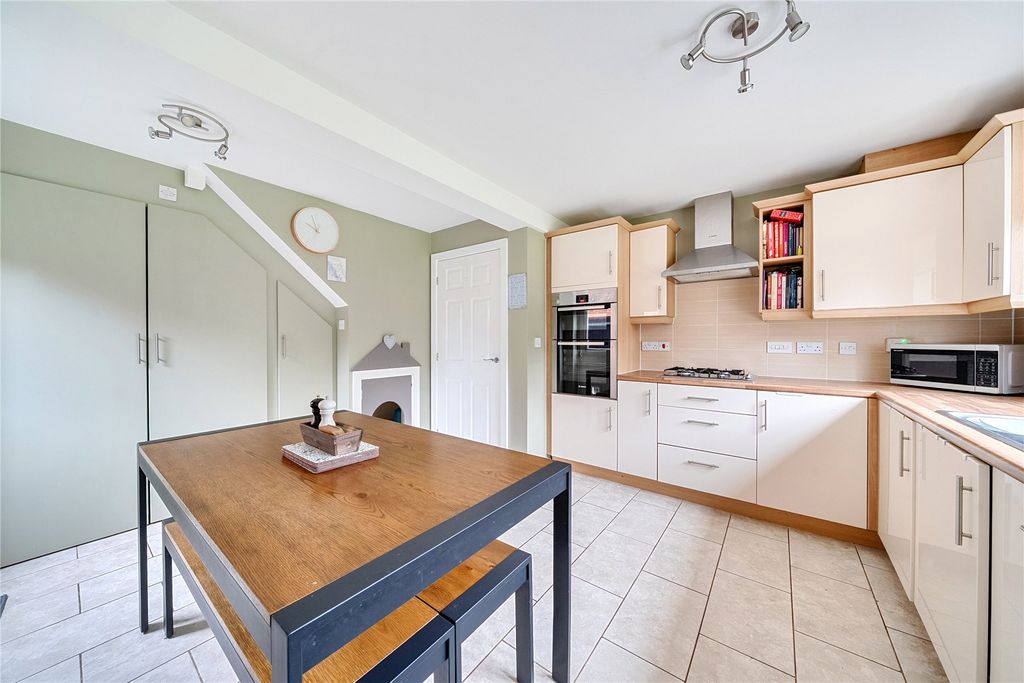 Property photo 2 of 20 Kitchen