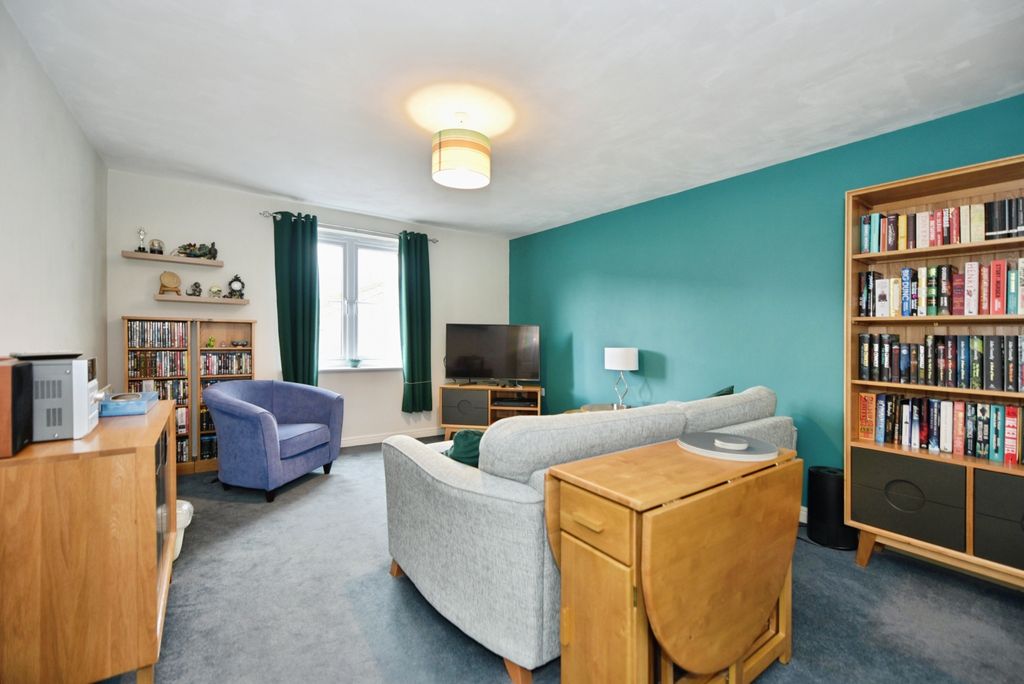 Property photo 2 of 8 Living Room