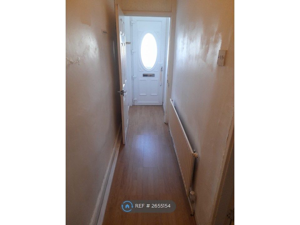 Property photo 2 of 25