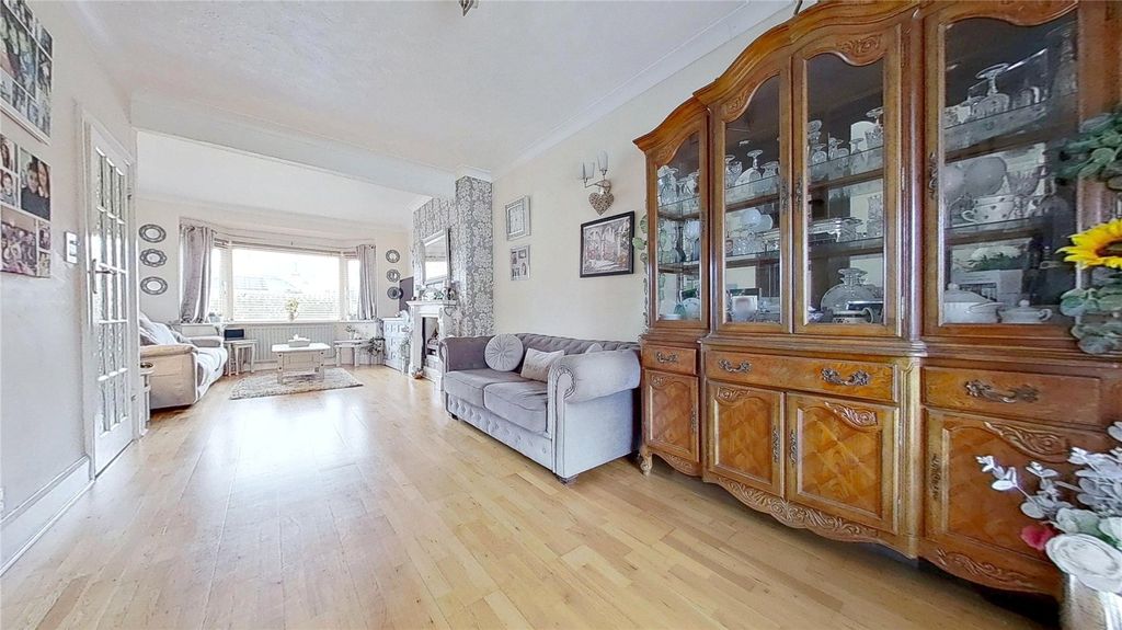 Property photo 2 of 13 Picture No. 11