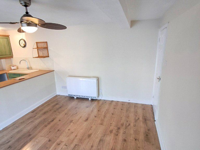 Property photo 3 of 7 Picture No. 15