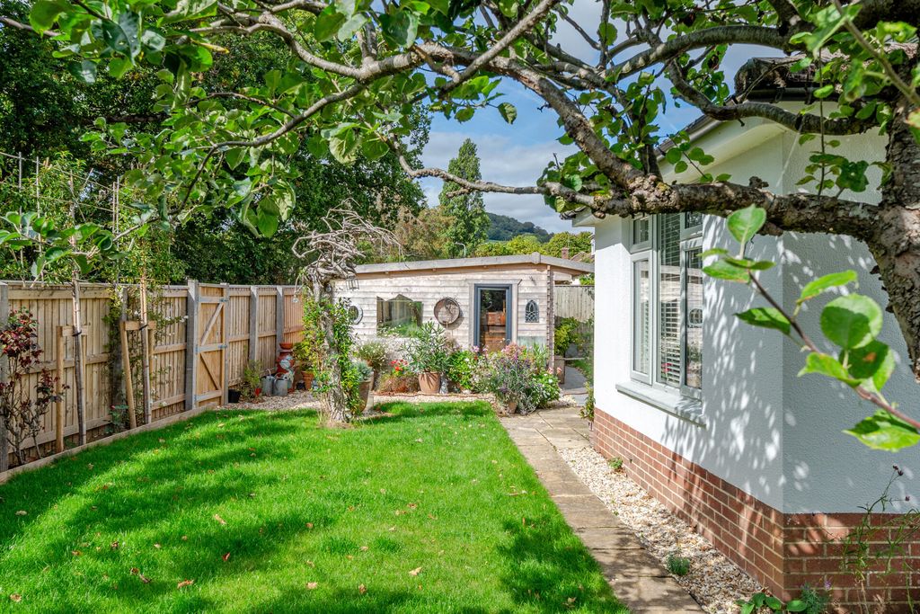Property photo 2 of 26 1521781-18-6Aaad2...