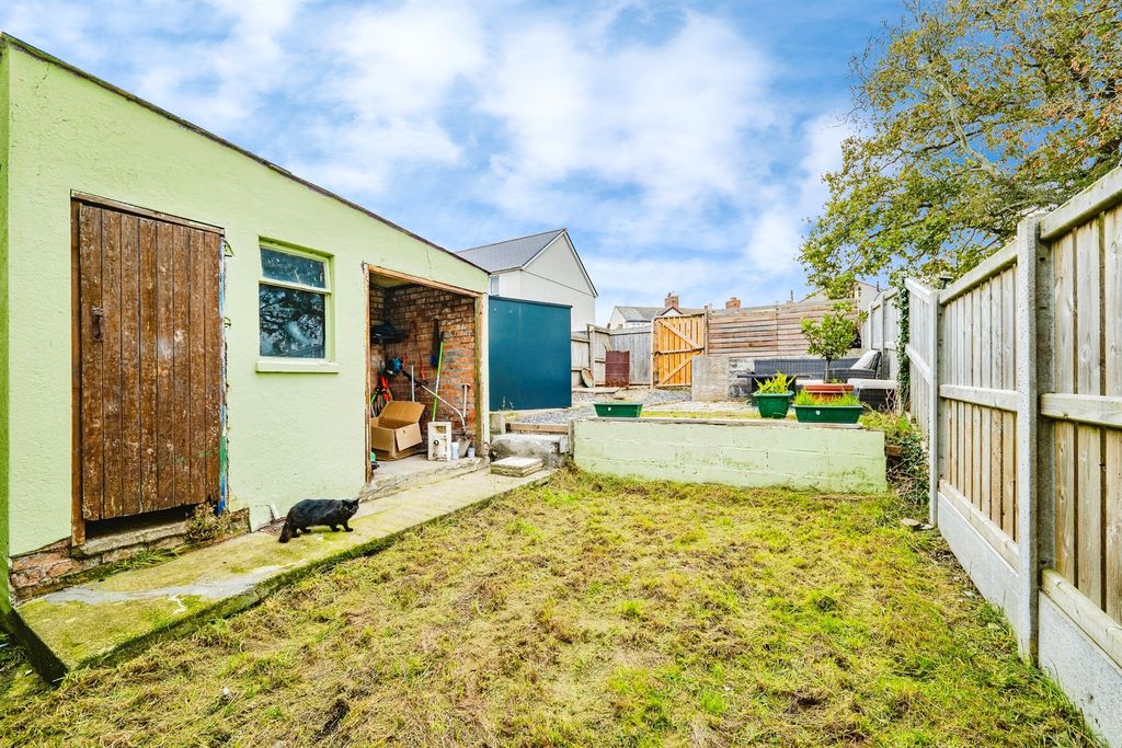 Property photo 2 of 10