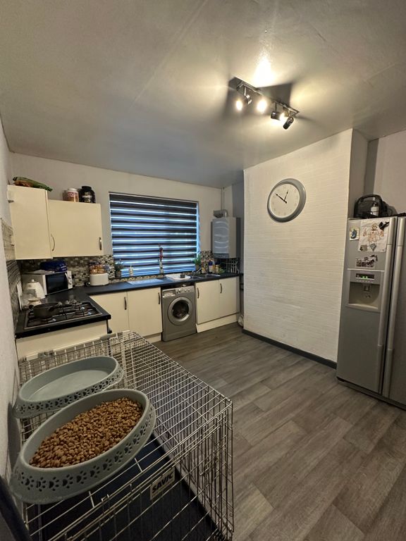 Property photo 1 of 2