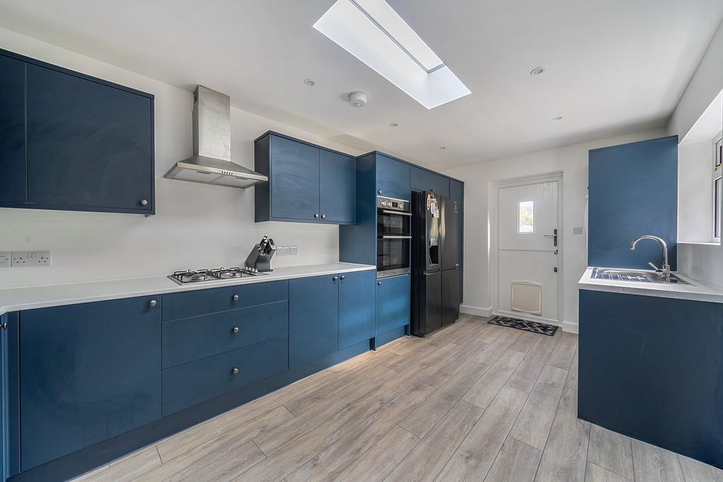 Property photo 3 of 23