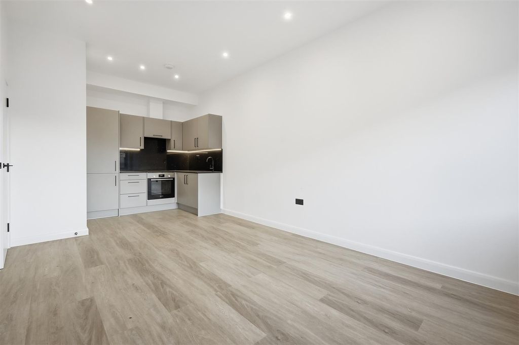 Property photo 1 of 9 002_Img_5939.Jpg