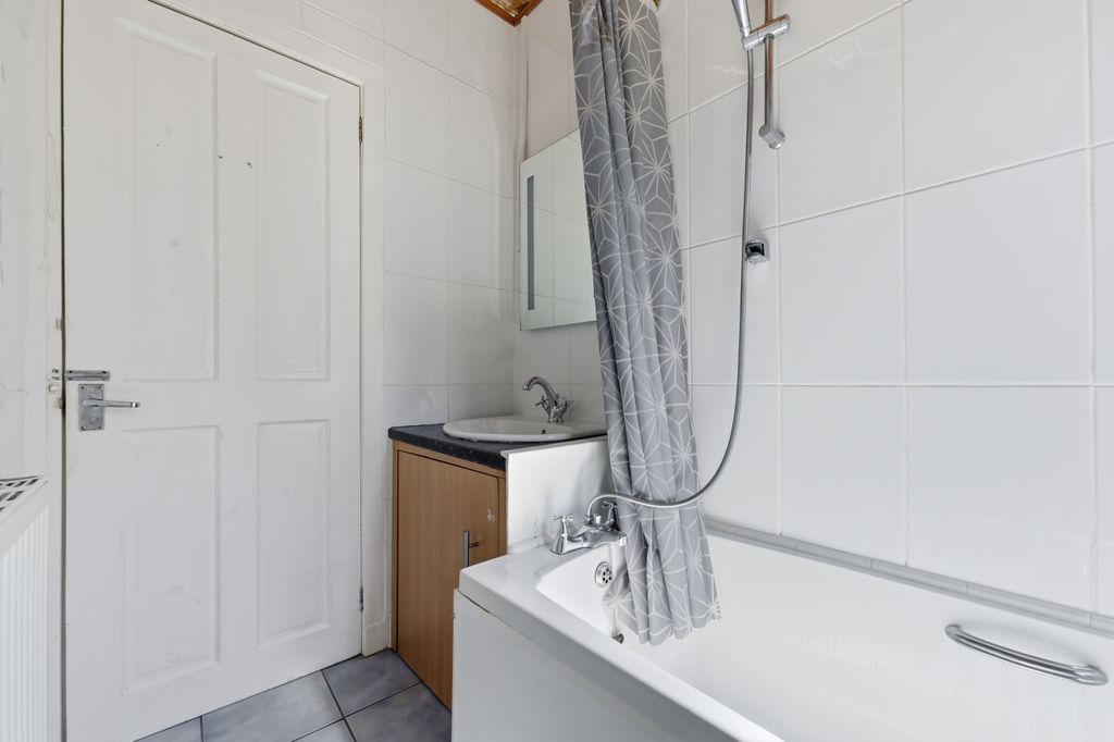 Additional image 15 of 3 bed flat for sale56 Robertson Road, Dunfermline KY12