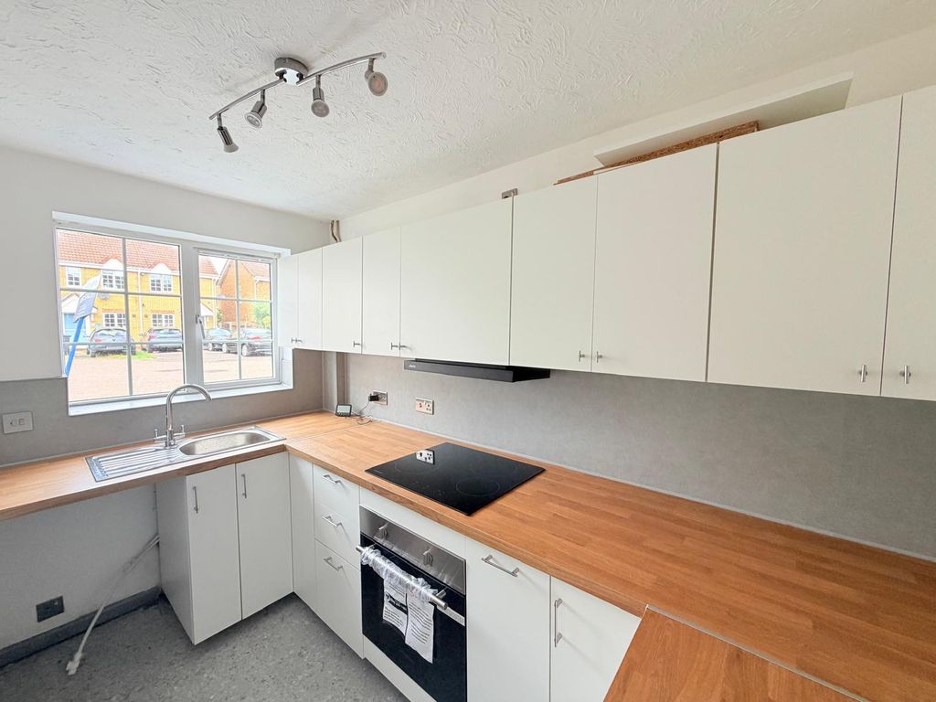 Property photo 2 of 11