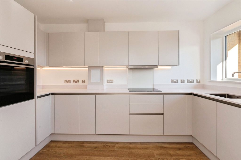 Property photo 1 of 19 Kitchen