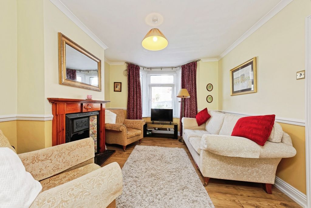 Property photo 2 of 17 Photo