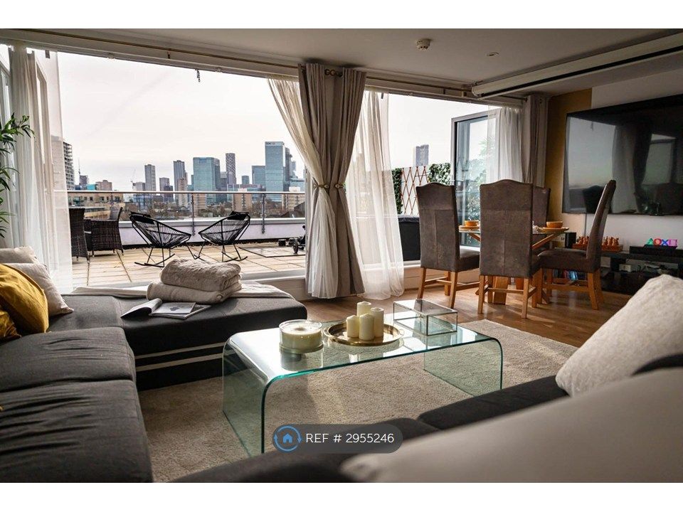 Property photo 1 of 20 Very Large Living Room Extending Toterrace