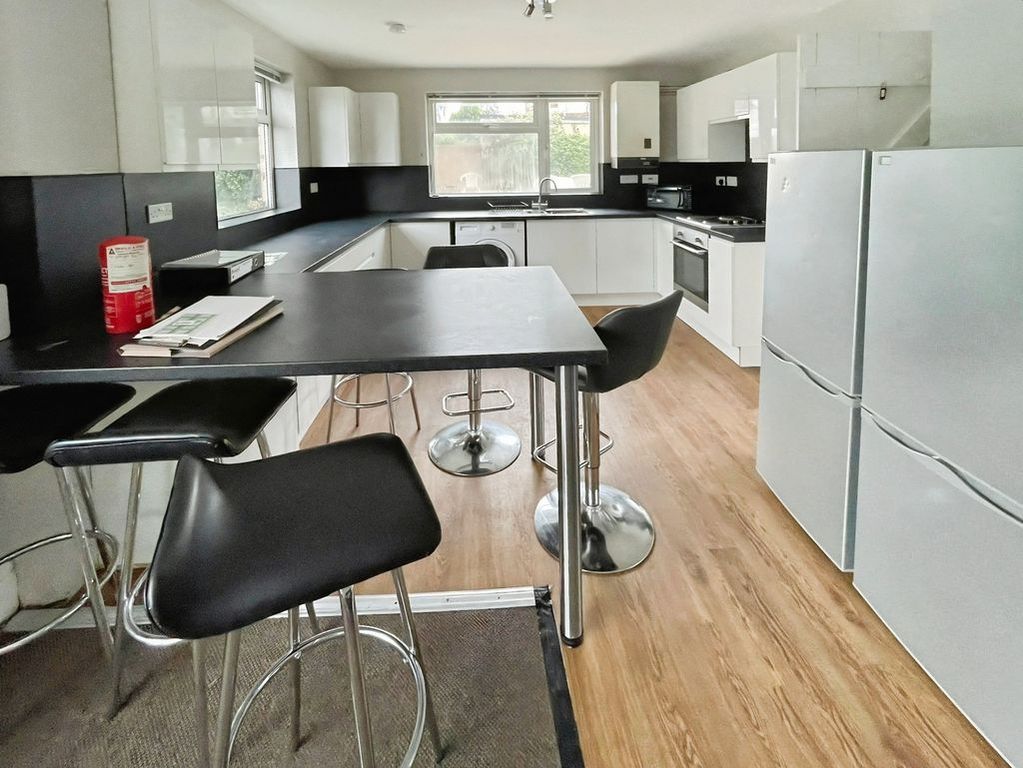Property photo 3 of 13 Photo 4