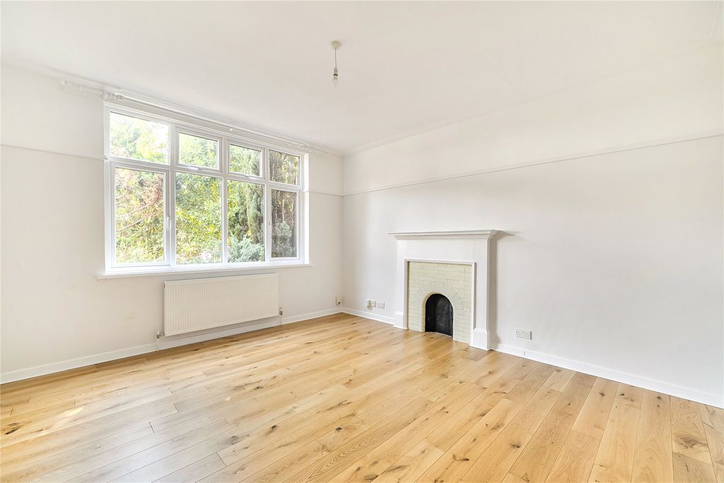 Property photo 2 of 13 Picture No. 15