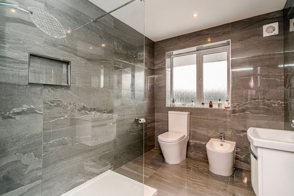 Additional image 44 of 5 bed detached house for saleDunkirk Lane, Leyland PR26
