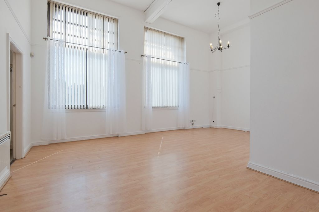 Property photo 2 of 27 5110453