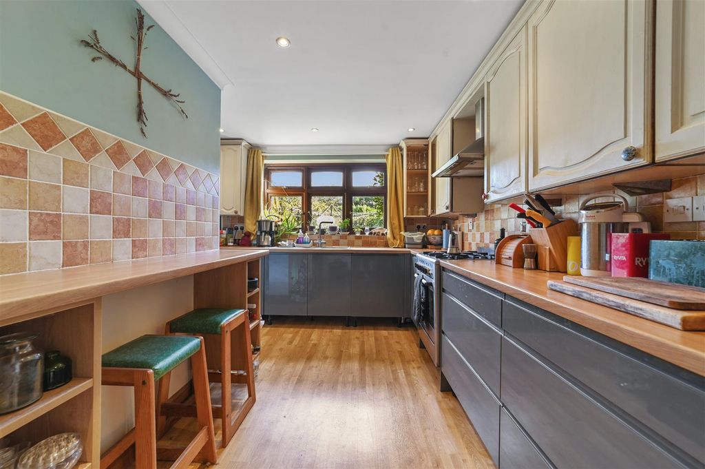 Property photo 2 of 15 Kitchen