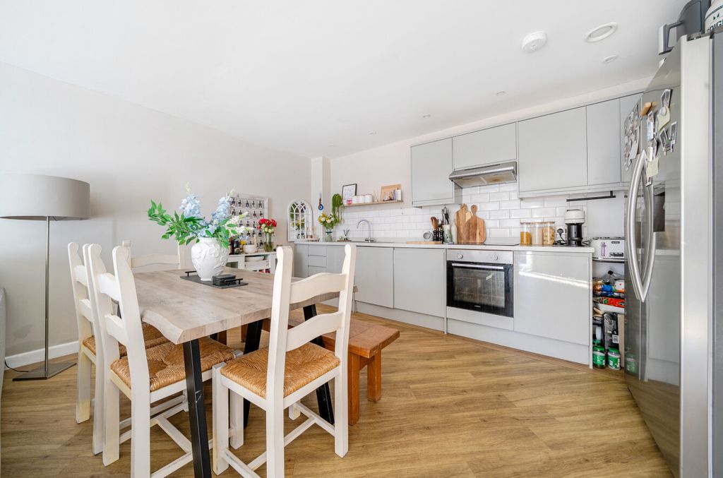 Property photo 2 of 14 1420691-20-69A579...