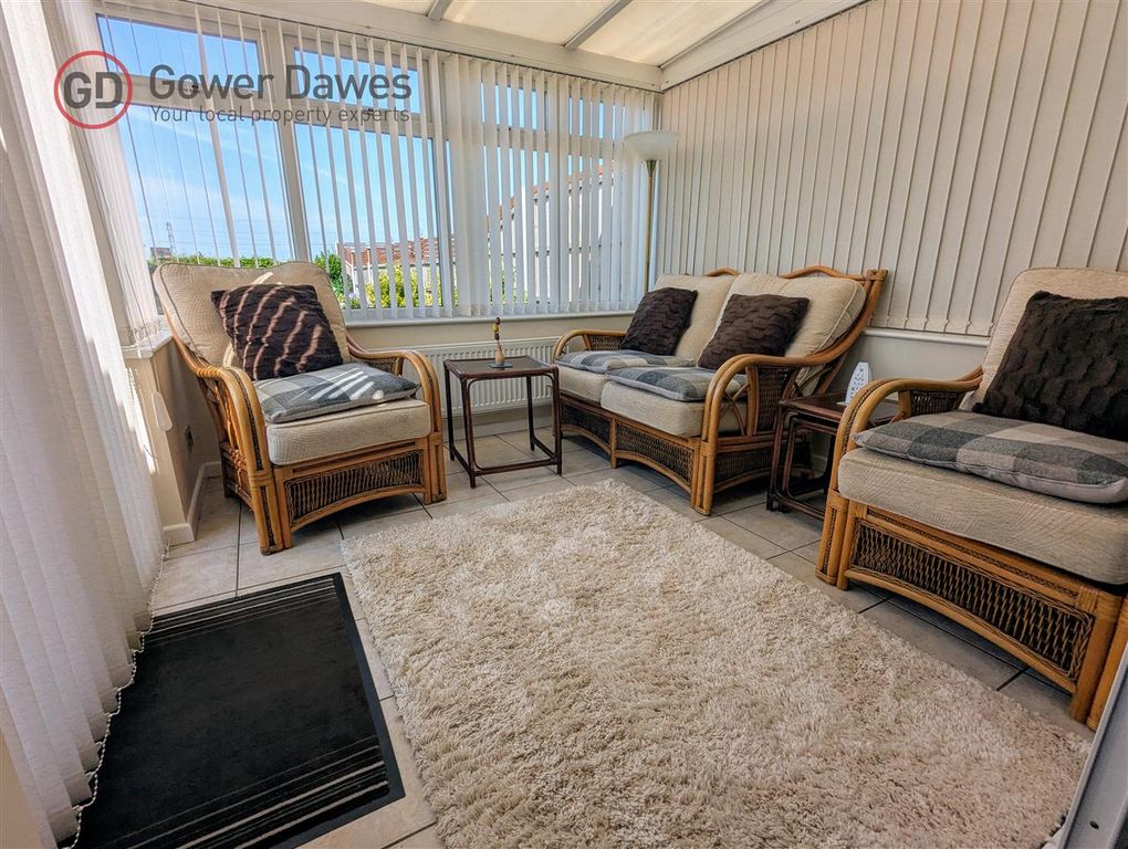 Property photo 3 of 13 Conservatory