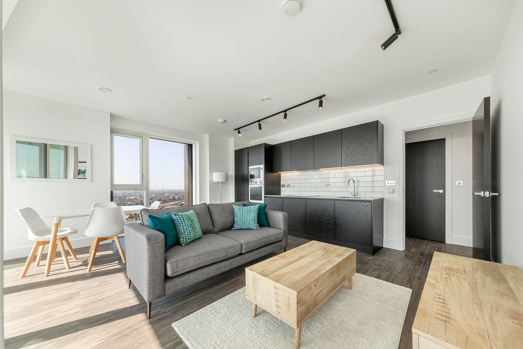 Property photo 2 of 22