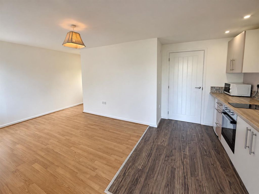 Property photo 3 of 7 Lounge - Kitchen