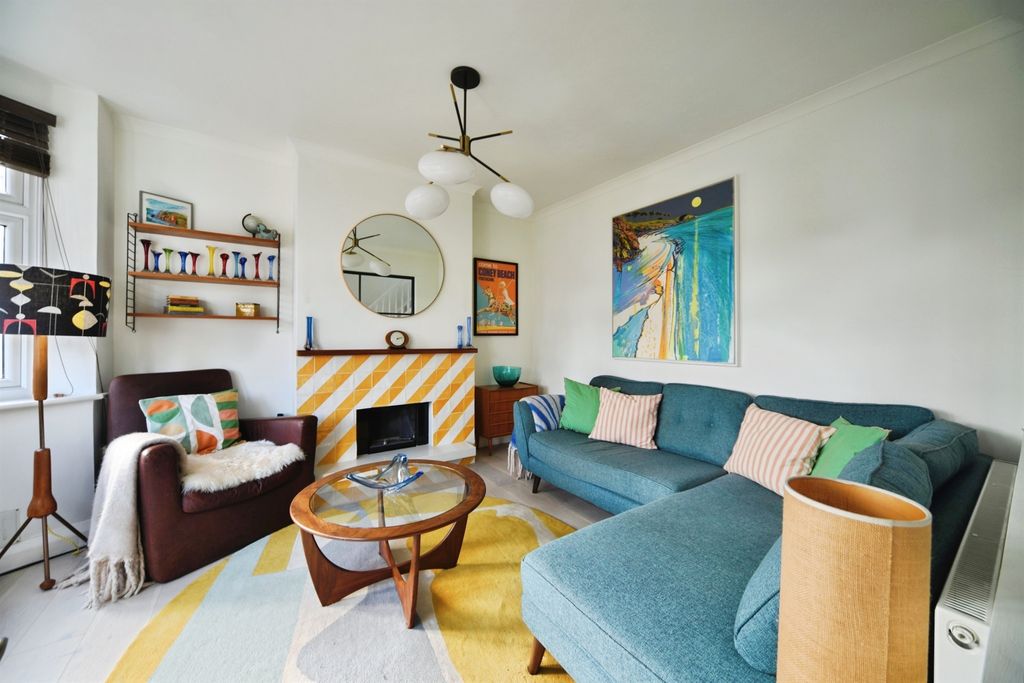 Property photo 3 of 24