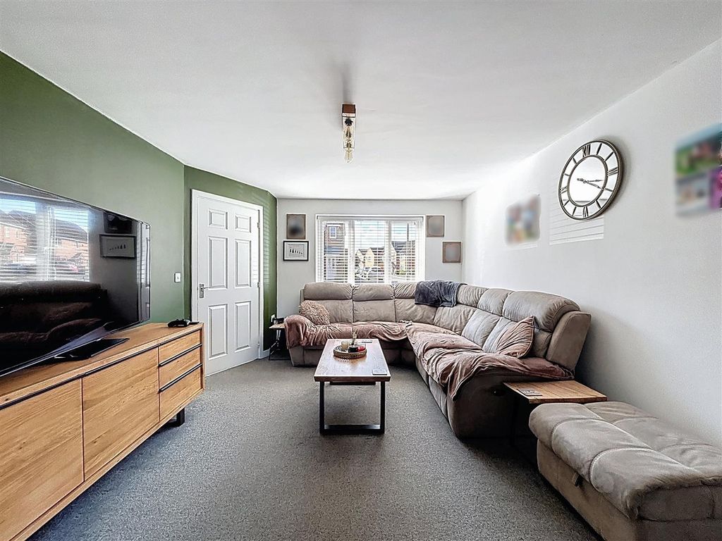 Property photo 2 of 26 Lounge