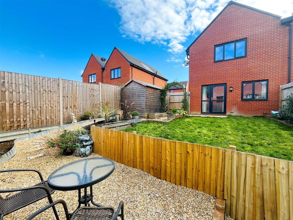 Property photo 2 of 13 Garden.Jpg