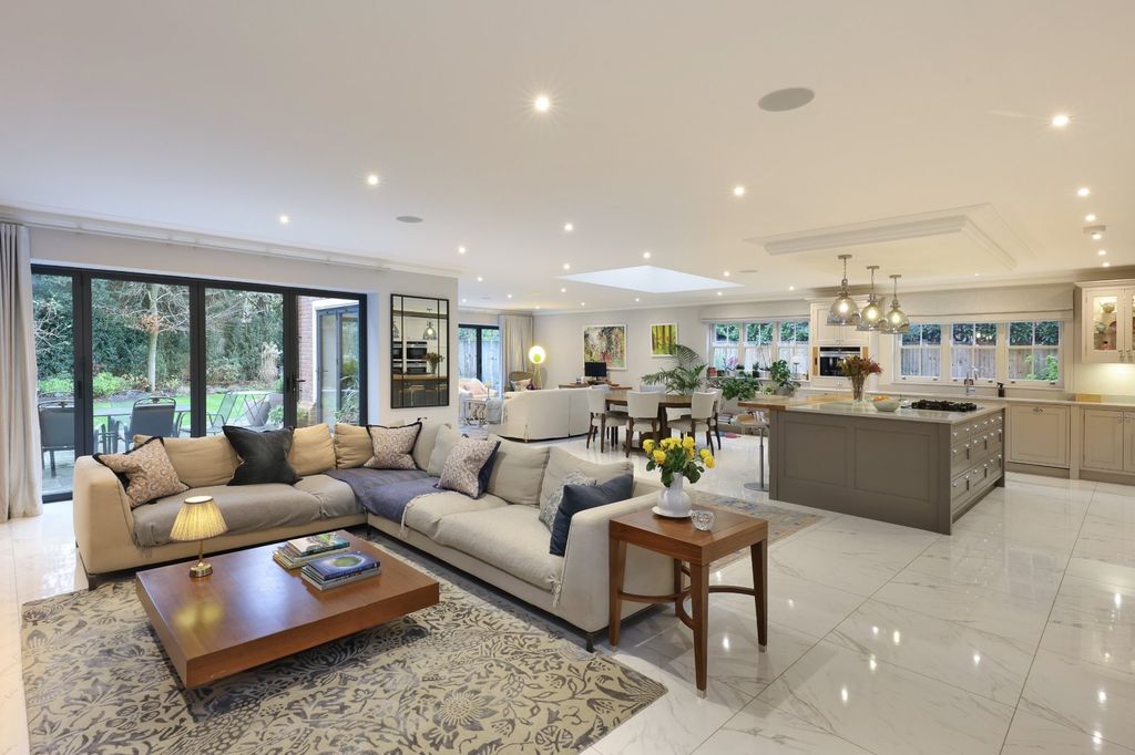 Property photo 2 of 20 Picture No. 21