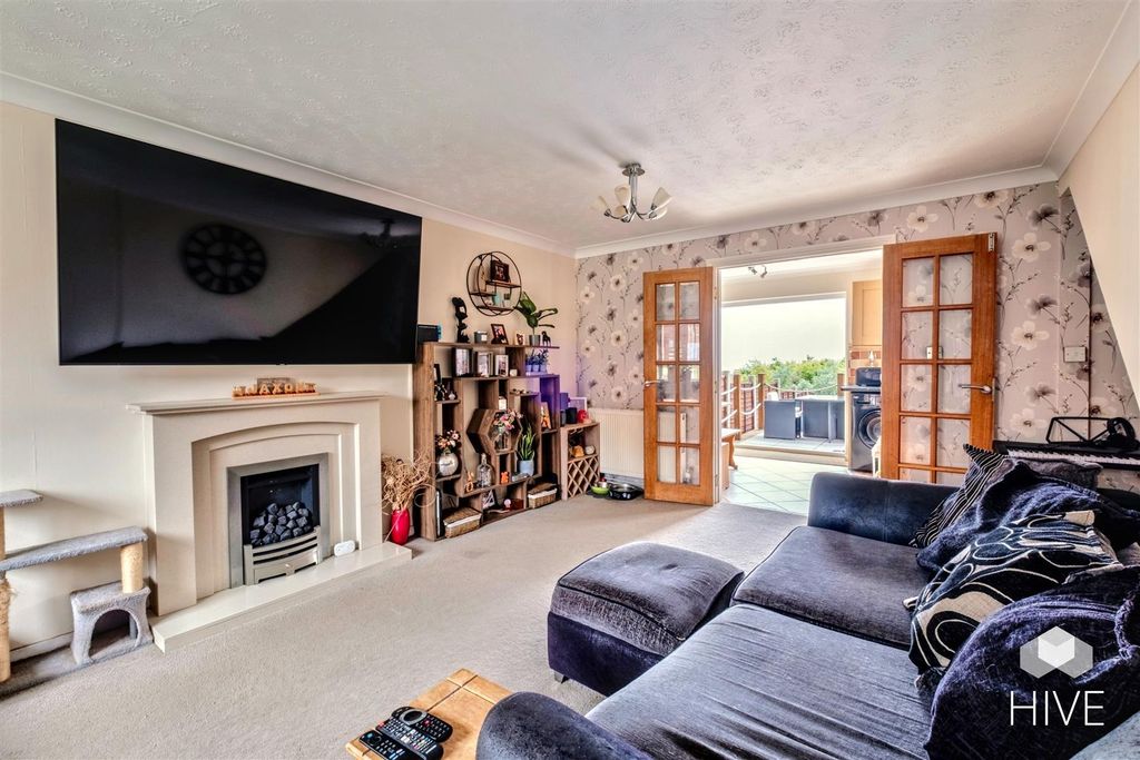 Property photo 2 of 22