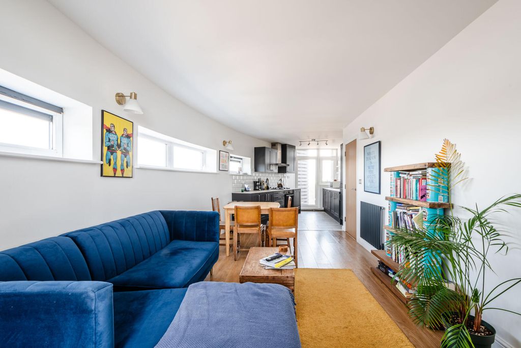 Property photo 2 of 19 02.Jpg