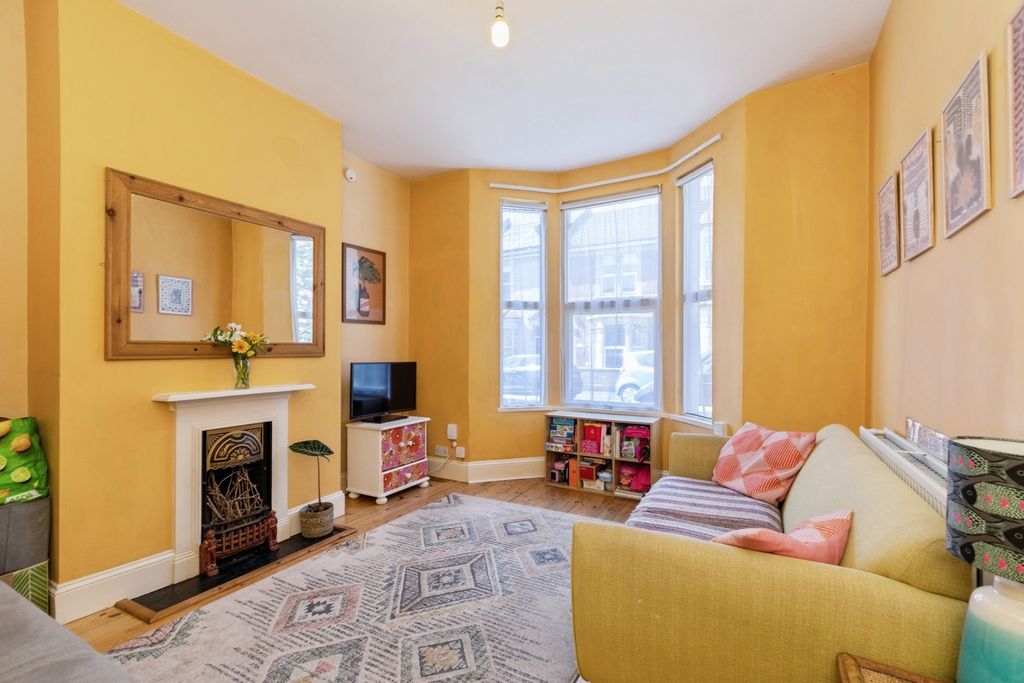 Property photo 2 of 14 Pbox-Img.Jpg