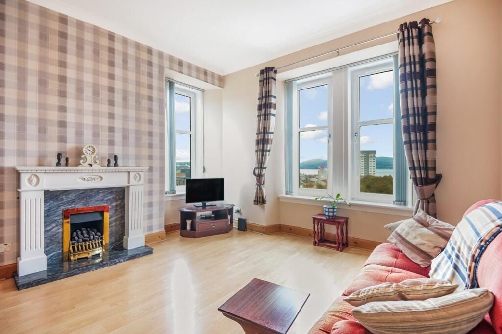 Property photo 2 of 12